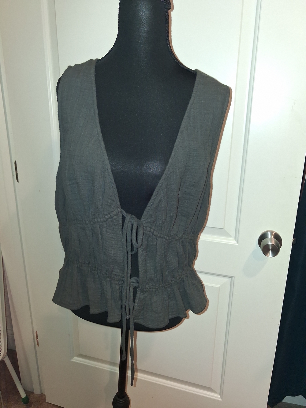 Aerie Gray Tie-Front Ruffle Hem Sleeveless Camisole